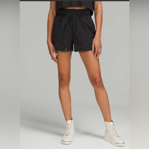 Lululemon Dance Studio High-Rise Short 3.5" - Picture 4 of 8